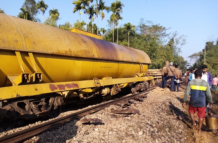 ২৮ ঘণ্টা পর সিলেটের সঙ্গে সারাদেশের রেলযোগাযোগ স্বাভাবিক হয়েছে