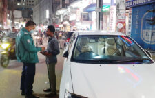 অবৈধভাবে পার্কিং করা ৬টি প্রাইভেট কারকে জরিমানা