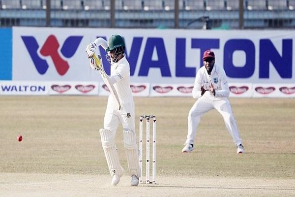 ৩০০ ছাড়িয়ে টাইগারদের লিড