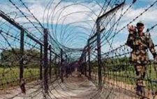 অবৈধভাবে ভারতে অনুপ্রবেশ, দুই পুলিশ গ্রেপ্তার