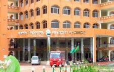 রাতের আঁধারে শিক্ষার্থীদের ওপর হামলা