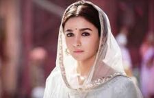 আয়ের নতুন দরজা খুলে দিয়েছে ওটিটি প্ল্যাটফর্মগুলো