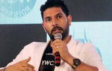 যুবরাজের বিরুদ্ধে ‘বর্ণবাদী মন্তব্য’ করার অভিযোগে এফআইআর