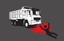 ট্রাকের চাকায় চূর্ণ মাথা