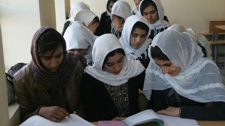 ১২ বছরের বেশি মেয়েরা প্রকাশ্যে গান গাইতে পারবে না