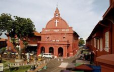 খ্রিস্টানরা ‘আল্লাহ’ শব্দ ব্যবহার করতে পারবে