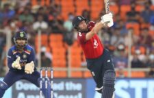 ভারতের মাঠে স্লেজিংয়ের শিকার ইংল্যান্ড তারকা