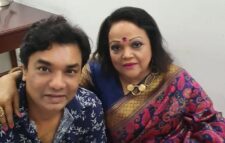 আগুনকে জড়িয়ে ধরে অঝোরে কাঁদলেন সাবিনা