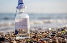 ‘উপকূলীয় টাটকা বাতাস’ বোতল ১০৫ ডলার