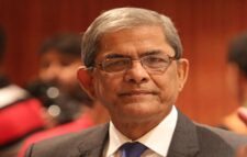 করোনাভাইরাসের টিকা নিলেন বিএনপি মহাসচিব মির্জা ফখরুল