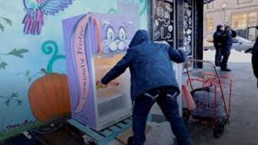 অভুক্তদরে জন্য নানা রঙের ফ্রিজ