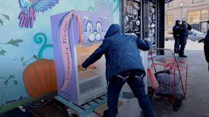 অভুক্তদরে জন্য নানা রঙের ফ্রিজ