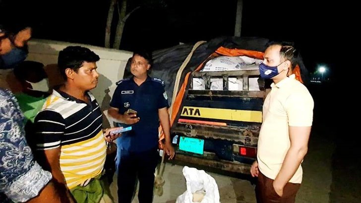পাচারকালে ভিজিডি’র ৬২ বস্তা চালসহ যুবক আটক