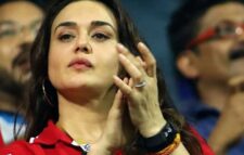 শাহরুখ খান মান বাঁচালেন প্রীতি জিনতার