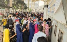 লকডাউনের খবরে ঢাকা ছাড়ছেন মানুষ