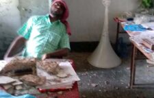 ছাদের পলেস্তারা খসে পড়ে স্কুলের অফিস সহকারী আহত