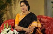 আইসিইউতে অভিনেত্রী কবরী