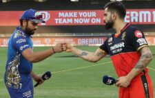 উদ্বোধনী ম্যাচে টস হেরে ব্যাটিংয়ে মুম্বাই