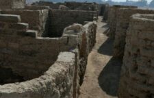 মাটি খুঁড়ে মিলল ৩ হাজার বছরের পুরনো শহর