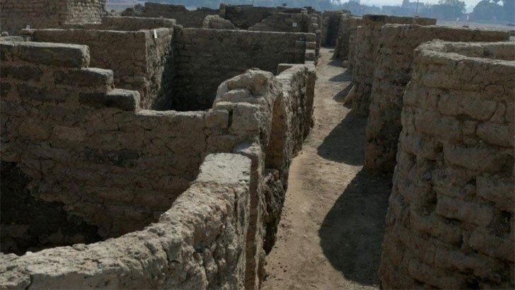 মাটি খুঁড়ে মিলল ৩ হাজার বছরের পুরনো শহর