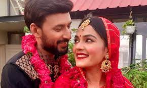 ‘মনোজ ও মৌ-এর বিয়ে! আহা!!’