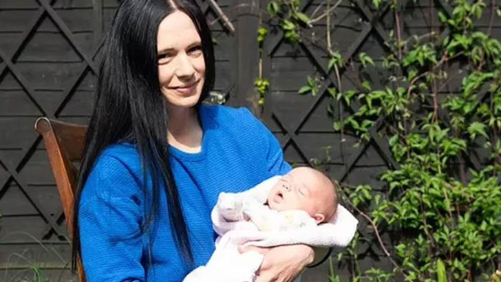 মাত্র ২৭ সেকেন্ডে সন্তান জন্ম দিলেন ব্রিটিশ তরুণী সোফি