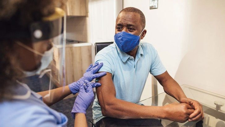 ব্রিটেন আগামী আগস্ট মাসের মধ্যেই করোনামুক্ত হবে!