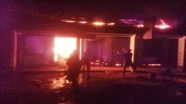 হবিগঞ্জের বাহুবলে মার্কেটে ভয়াবহ আগুন