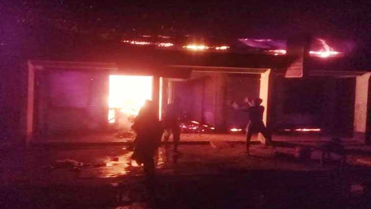 হবিগঞ্জের বাহুবলে মার্কেটে ভয়াবহ আগুন