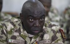 বিমান দুর্ঘটনায় নাইজেরিয়ান সেনাপ্রধানসহ নিহত ১১