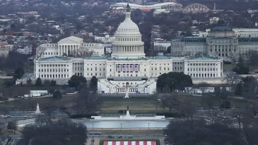 কংগ্রেসের নিয়ন্ত্রণ কাদের হাতে!