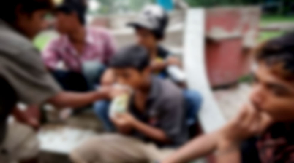 সিলেটে পথ শি শু রা মা দ কে আসক্ত