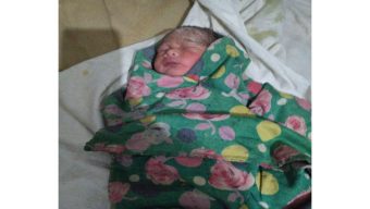 রাস্তার পাশে পড়েছিল নবজাতক