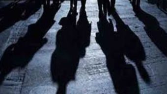 জুড়ীতে ১০ মাসের বাচ্চাকে জিম্মি করে নগদ টাকা ও স্বর্ণালংকার লুট