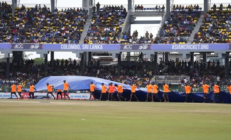 ফাইনালে বৃষ্টি বাগড়া, খেলা শুরু হতে দেরি