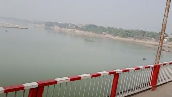 সেতুর ওপর থেকে নদীতে ঝাঁপ দিলেন কলেজছাত্রী