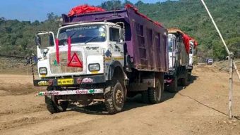 নৌপথে চাঁদাবাজির অভিযোগ এনে কয়লা ও চুনাপাথর পরিবহন বন্ধ