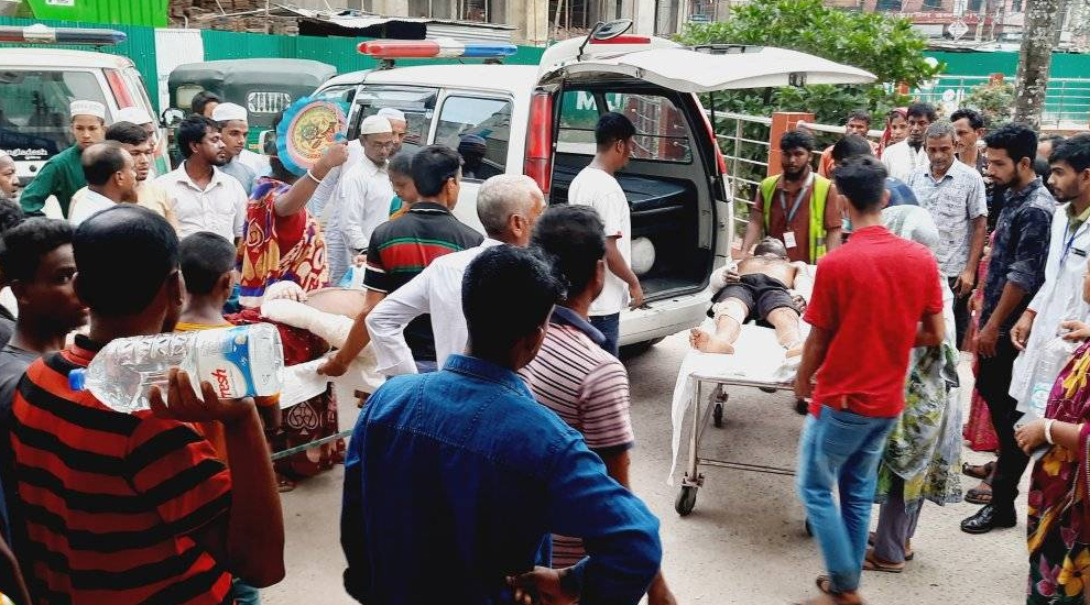 সিলেটের বিরতি ফিলিং স্টেশনে বিস্ফোরণে আহতদের ঢাকায় প্রেরণ
