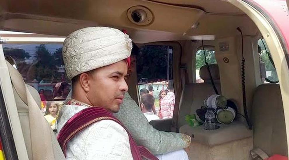 সিলেটে হেলিকপ্টারে চড়ে বিয়ে করলেন কৃষকের ছেলে মুদি দোকানির মেয়ে