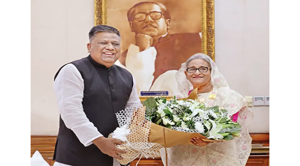 সিলেটের উন্নয়নে প্রধানমন্ত্রীর সহযোগীতা চাইলেন আনোয়ারুজ্জামান