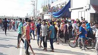 পুলিশ-শ্রমিক সং ঘ র্ষ: পুলিশের এএসপিসহ আ হ ত ২