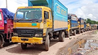 ঈদের আগে-পরে ৬ দিন বন্ধ থাকবে ট্রাক-কাভার্ড ভ্যান