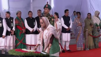 মু‌জিবনগর দিবসে বঙ্গবন্ধুর প্রতিকৃতিতে প্রধানমন্ত্রীর শ্রদ্ধা