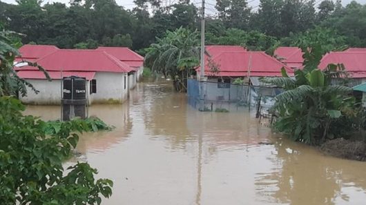 প্রধানমন্ত্রীর দেয়া পাকা ঘর ভেঙে গেছে পানির তোড়ে