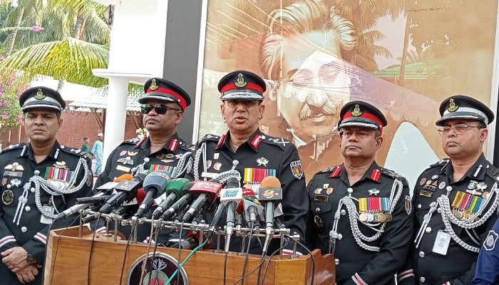 কেউ ভুল করলে বাহিনী দায়ভার নেবে না: নবনিযুক্ত র‍্যাব ডিজি