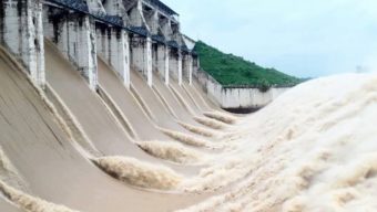 ফারাক্কার সব গেট খুলে দেয়ায় উত্তর বঙ্গের কয়েক‌টি জেলায় বন্যার আশঙ্কা