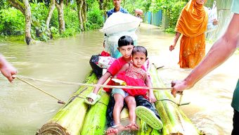 বন‌্যা: প্রত‌্যন্ত অঞ্চলের বে‌শিরভাগ মানুষ ত্রাণ ব‌ঞ্চিত