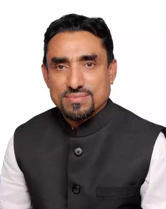 অবশেষে অপসারণের খড়গ হিরণের গলে!