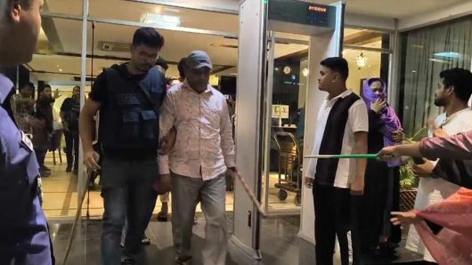 গোপন বৈঠক থেকে আওয়ামীলীগ সমর্থিত ১৯ ইউপি সদস্য গ্রেফতার