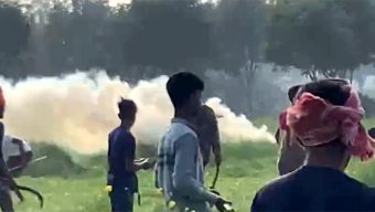 সীমান্তে বাংলাদেশিদের লক্ষ্য করে ইট-পাথর ও কাঁদানে গ্যাস নিক্ষেপ বিএসএফ’র